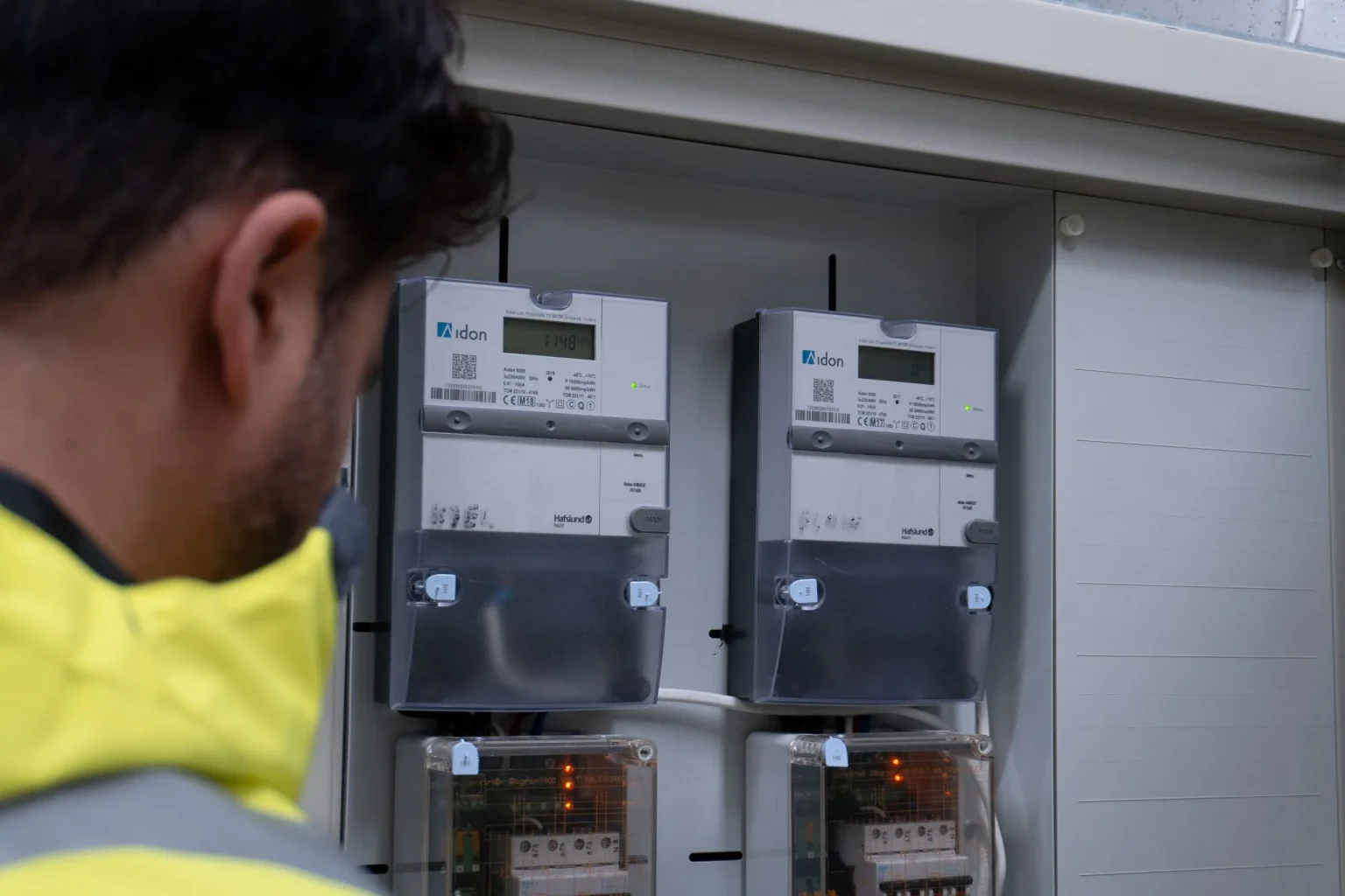 Bildet viser el-målere.